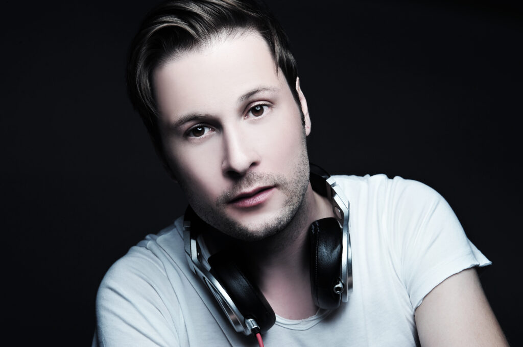 DJ Chris Turn